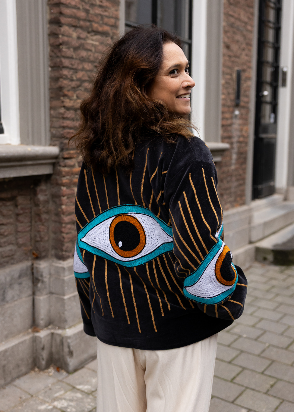 Have an eye on you - The Jacket