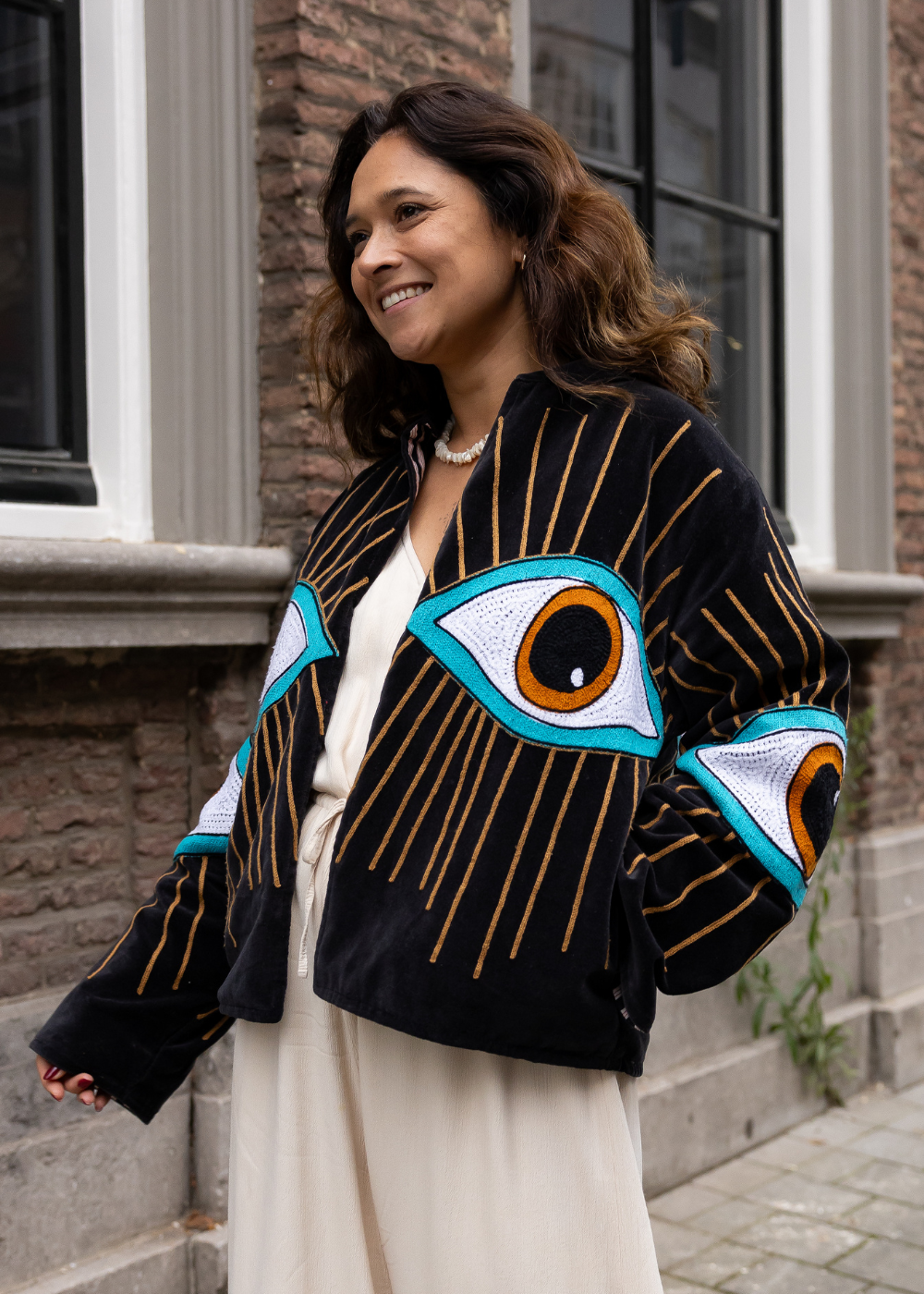 Have an eye on you - The Jacket